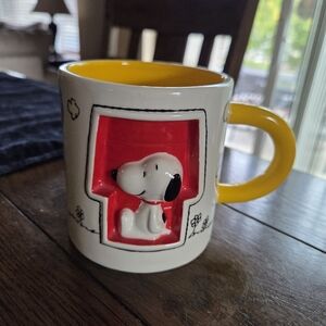 Hallmark Snoopy Sculpted Doghouse With Sticker 14.5oz